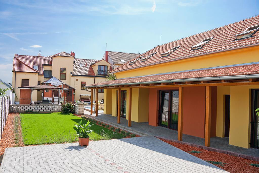 Pension Cizek Mikulov Ngoại thất bức ảnh